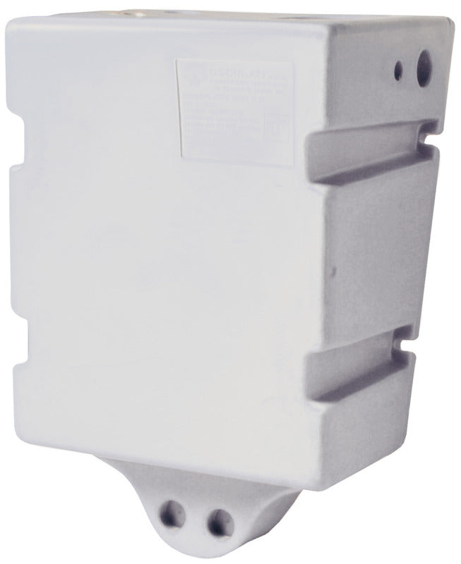 Hvit polypropylentank, egnet for ferskvann, rommer 60 liter; designet for veggmontering